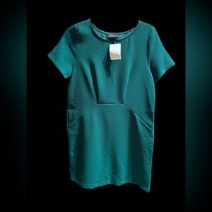 NWT- Everly “The Daria Dress”- Green Minimalist Dress - Women’s Small